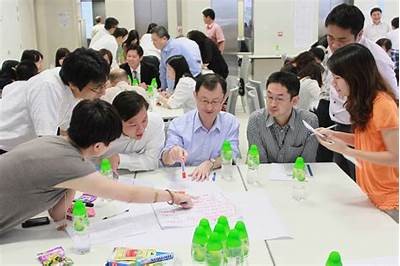 成人学校免费叉车培训报名中